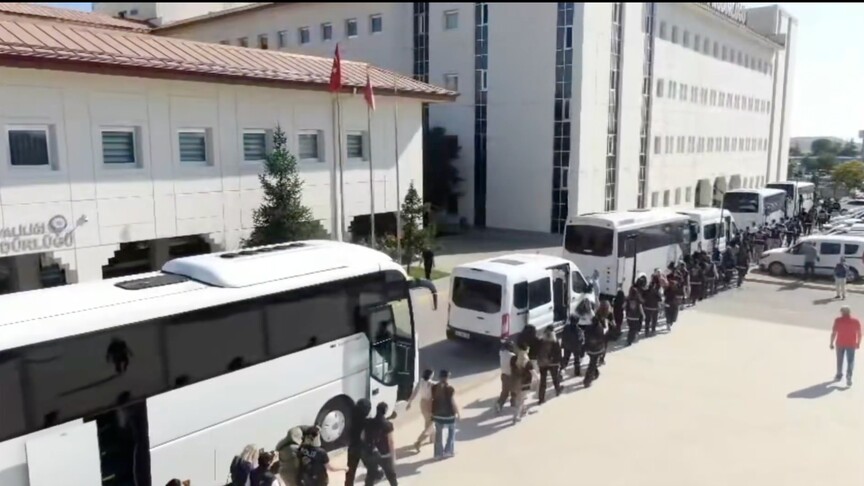 18 ildeki dolandırıcılık operasyonlarında 153 şüpheli tutuklandı haber görseli