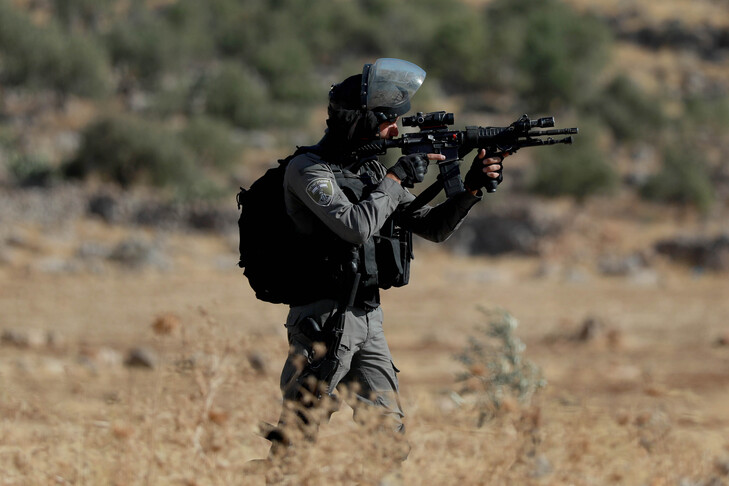 Dy palestinezë të vrarë nga forcat izraelite dhe kolonët gjatë bastisjes në një fshat në Bregun Perëndimor