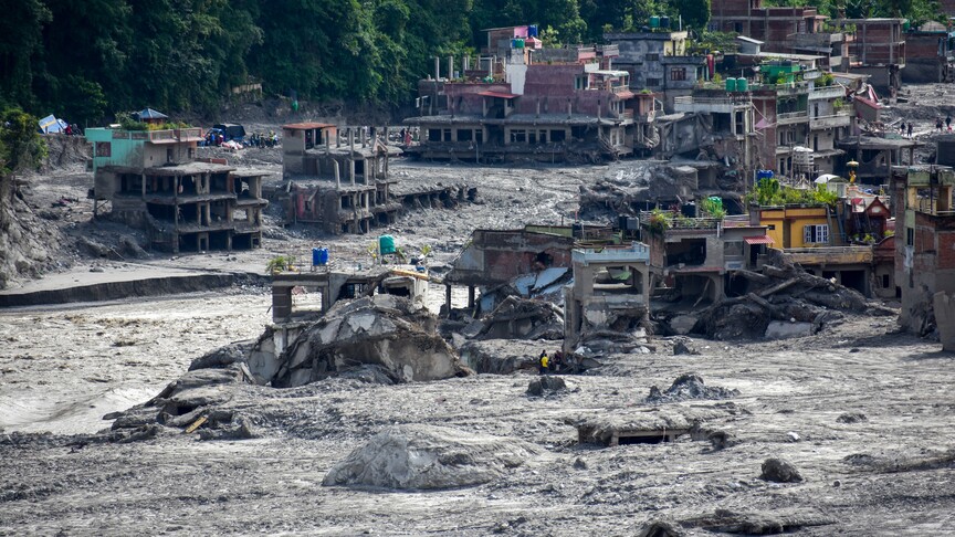 Nepal'deki selde hayatını kaybedenlerin sayısı 1114'e çıktı haber görseli