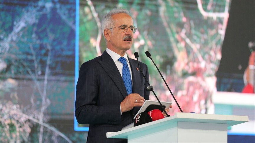 Bakan Uraloğlu: Ankara-Samsun arası 2,5 saate inecek haber görseli