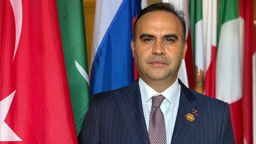 Bakan Kacır: Farklı alanlarda yapay zeka odaklı katma değer üretecek projelerin hızlanmasını sağlayacağız haber görseli