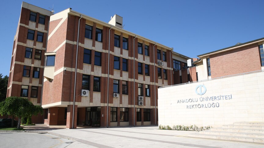 Anadolu Üniversitesi Açıköğretim Fakültesi'nde öğrenci affı başvuru tarihleri açıklandı haber görseli