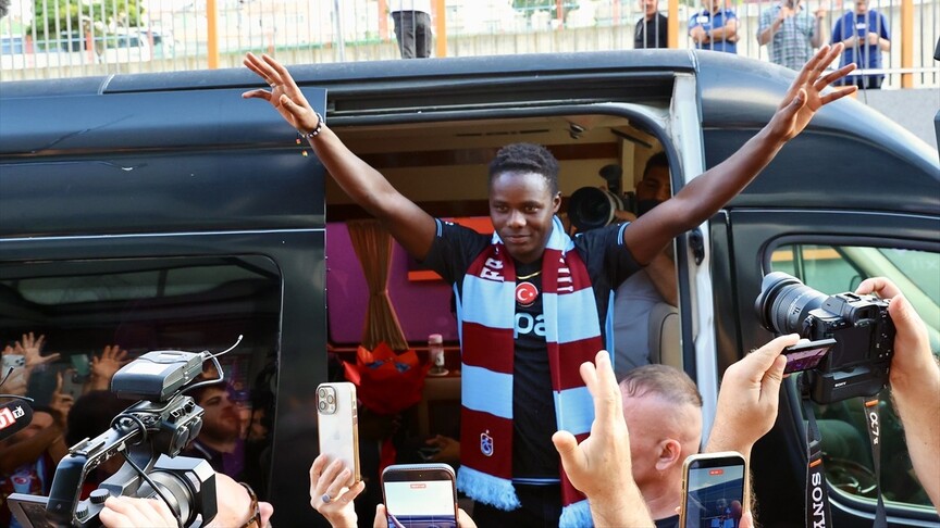 Trabzonspor'un yeni transferi Franculino Dju, Trabzon'a geldi haber görseli