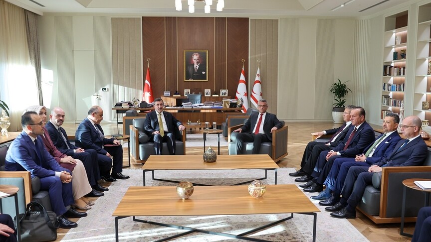 Cumhurbaşkanı Yardımcısı Yılmaz, KKTC Cumhurbaşkanı Erhürman ile bir araya geldi haber görseli