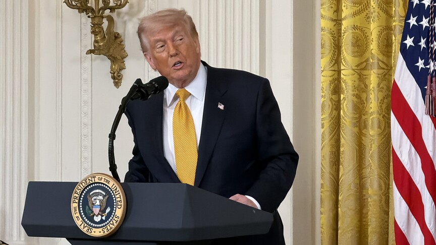 Trump'ın azınlık öğrencilerini destekleyen okulların vergi muafiyetini kaldırma girişimi hızlandı haber görseli