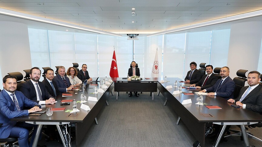 Bakan Bayraktar, Uluslararası Finans Kurumu temsilcileriyle işbirliği olanaklarını değerlendirdi haber görseli