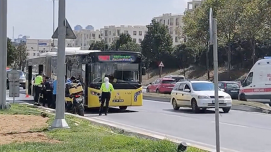 Sultangazi'de İETT otobüsünün çarptığı yaya yaralandı haber görseli
