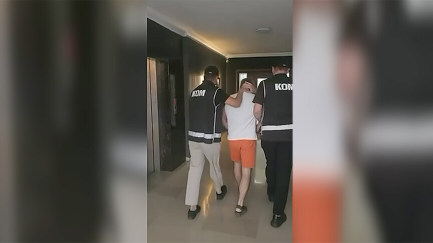 Antalya'da Interpol tarafından kırmızı bültenle aranan zanlı yakalandı haber görseli