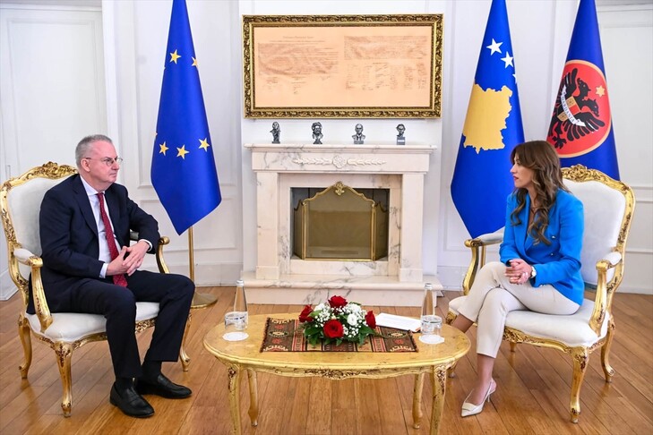 Haxhiu pret në takim shefin e ri të BE së në Kosovë Dirk Schuebel