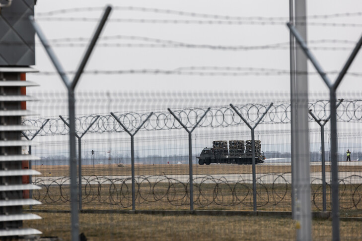 Poland introduces air traffic restrictions along eastern border to strengthen defense