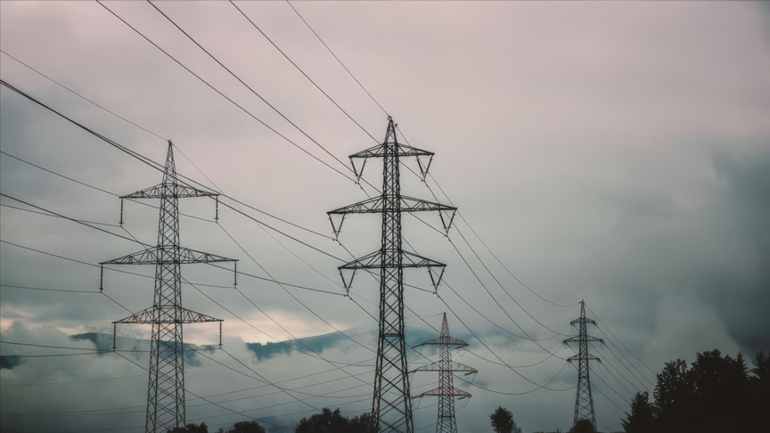 Almanya'da enerji sabotajlarının ardından alarm seviyesi en üst düzeye çıkarıldı haber görseli