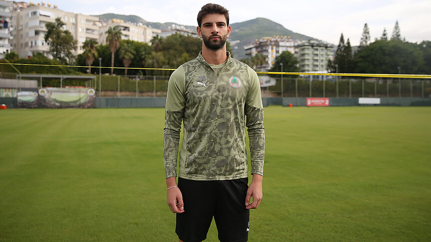Beşiktaş'ın yeni transferi Ümit Akdağ, milli takıma yaklaştığını düşünüyor haber görseli