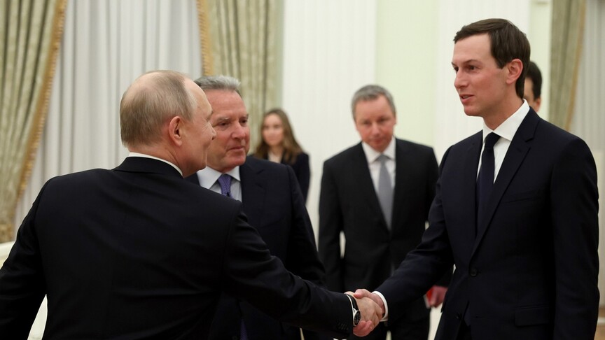 Putin'in ABD Başkanı Trump'ın temsilcileriyle görüşmesi başladı haber görseli