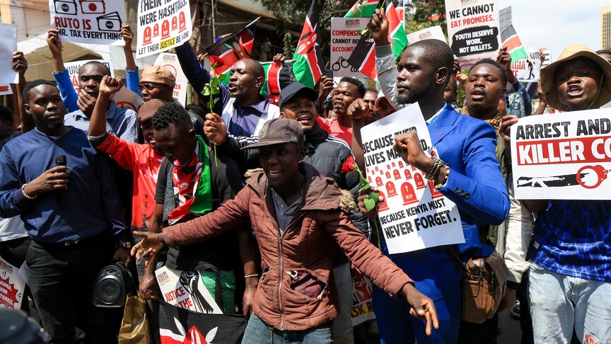 Afrika'da gençler geleneksel siyasetten uzaklaşıyor haber görseli