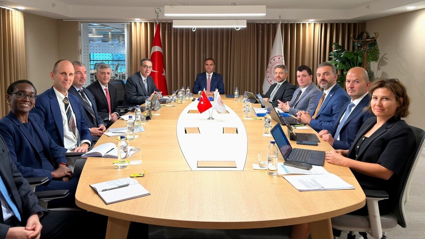 Bakan Kacır, IFC Orta Doğu ve Orta Asya Bölgesel Başkan Yardımcısı Fakhoury'i kabul etti haber görseli