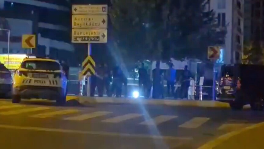 İstanbul'da trafik uygulamasında silahlı saldırıya uğrayan polis şehit oldu haber görseli