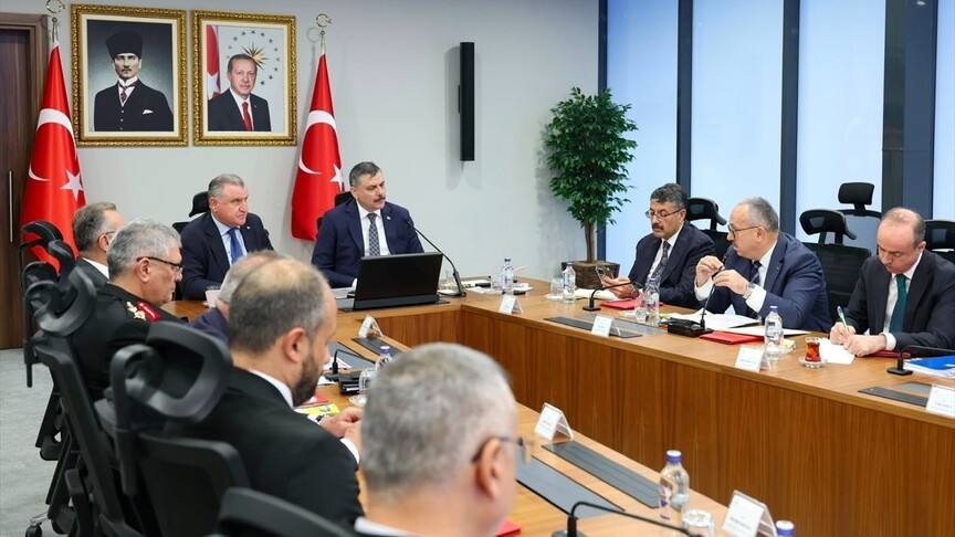 Bakanlar Çiftçi ve Bak 81 il valisiyle "Yurt Güvenliği" toplantısına katıldı haber görseli