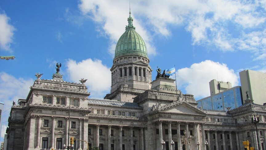 Argentina presenta denuncia penal contra petroleras por perforaciones en Malvinas