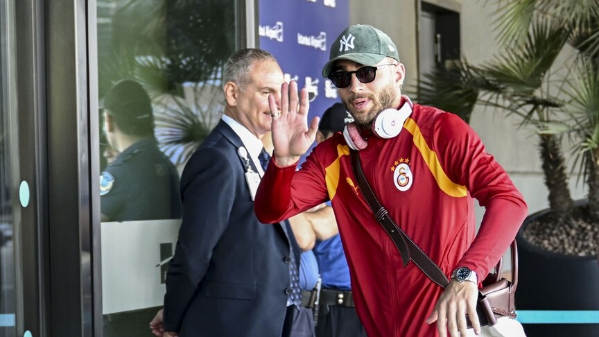 Galatasaray, Sporting Lizbon maçı için Portekiz'e hareket etti haber görseli