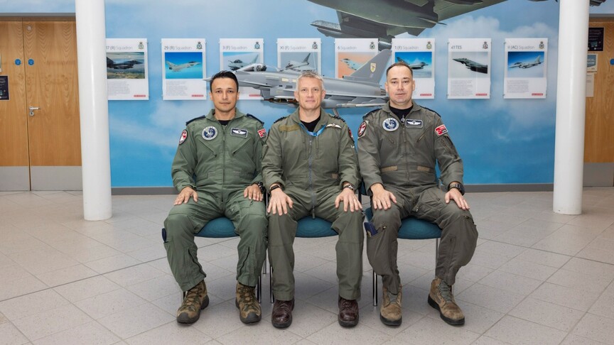 Eurofighter Typhoon tedariki kapsamında Türk pilotları uçuş eğitimlerine başladı haber görseli