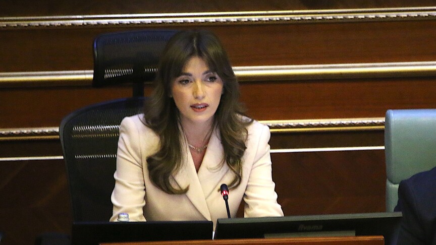 Albulena Haxhiu zgjidhet kryetare e Kuvendit të Kosovës