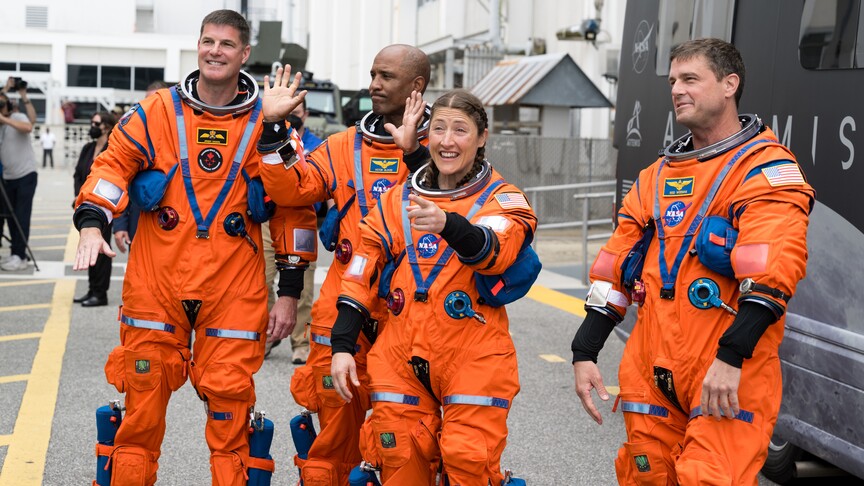 NASA'nın Artemis II misyonundaki iki astronot aktif görevlerinden ayrılıyor haber görseli