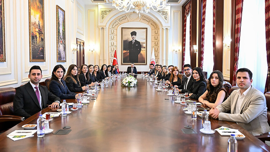 Adalet Bakanı Gürlek, adliye muhabirlerini bakanlıkta ağırladı haber görseli