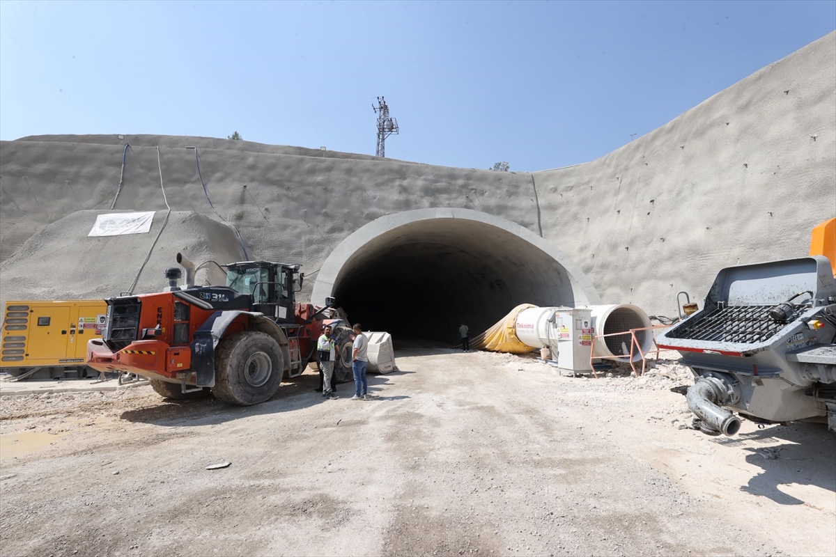 Gaziantep'teki tünel inşaatında yaşanan iş kazasında 1 işçi hayatını kaybetti 2 Gaziantep'teki tünel inşaatında yaşanan iş kazasında 1 işçi hayatını kaybetti