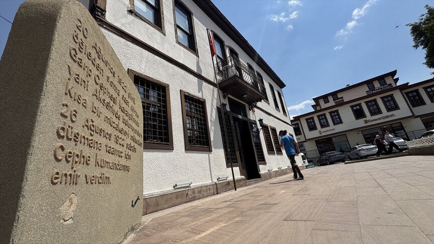 Batı Cephesi Karargahı Müzesi ziyaretçilerini tarihte yolculuğa çıkarıyor haber görseli