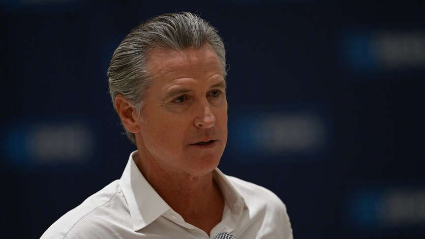 Photo: aa.com.tr California governor signs landmark online child safety bills