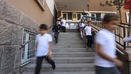 İstanbul'daki okullarda 14 Eyl&uuml;l'de dersler 10.00-15.00 saatleri arasında yapılacak