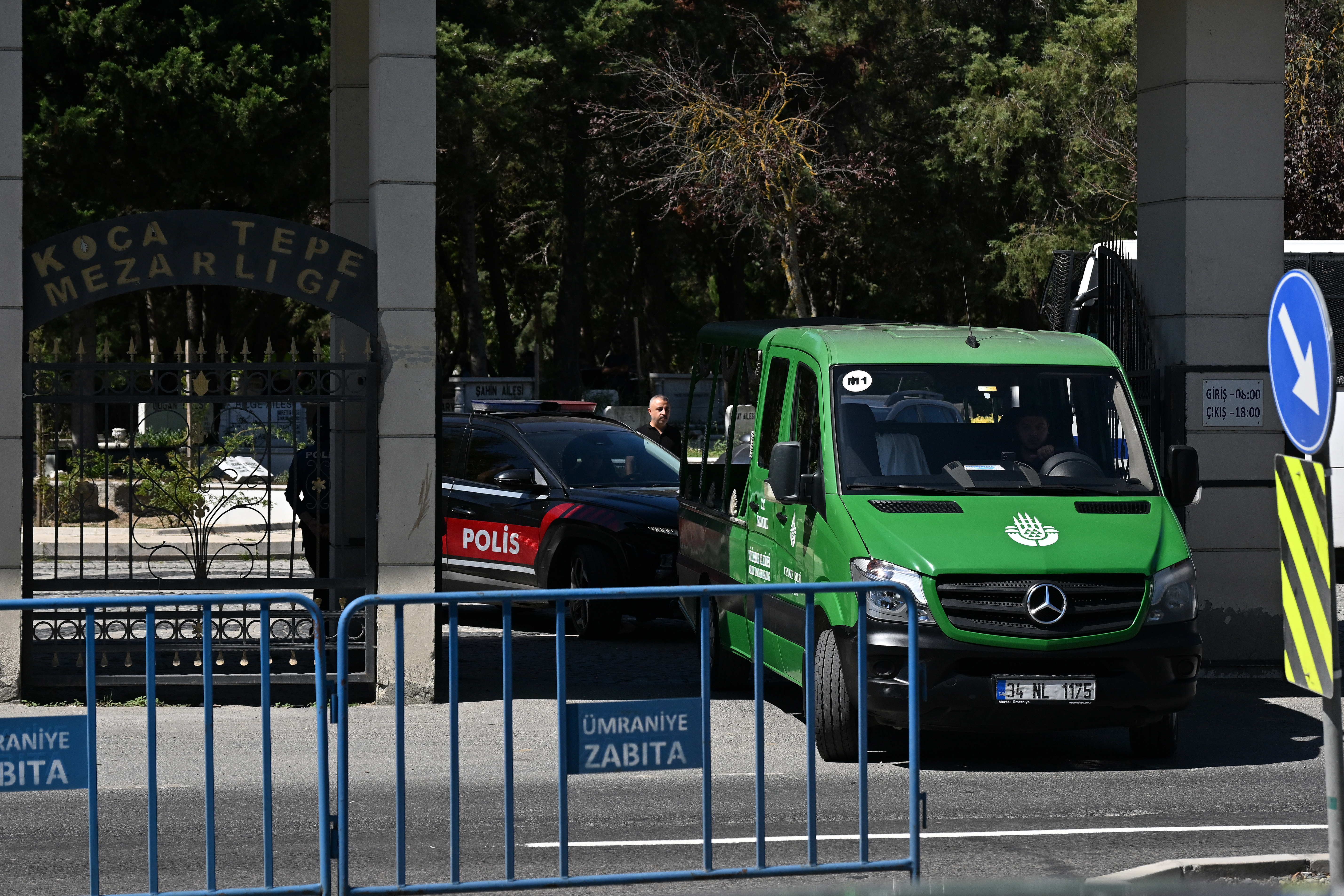 Eski MİT görevlisi Kaşif Kozinoğlu'nun mezarı açıldı 3 Eski MİT görevlisi Kaşif Kozinoğlu'nun mezarı açıldı