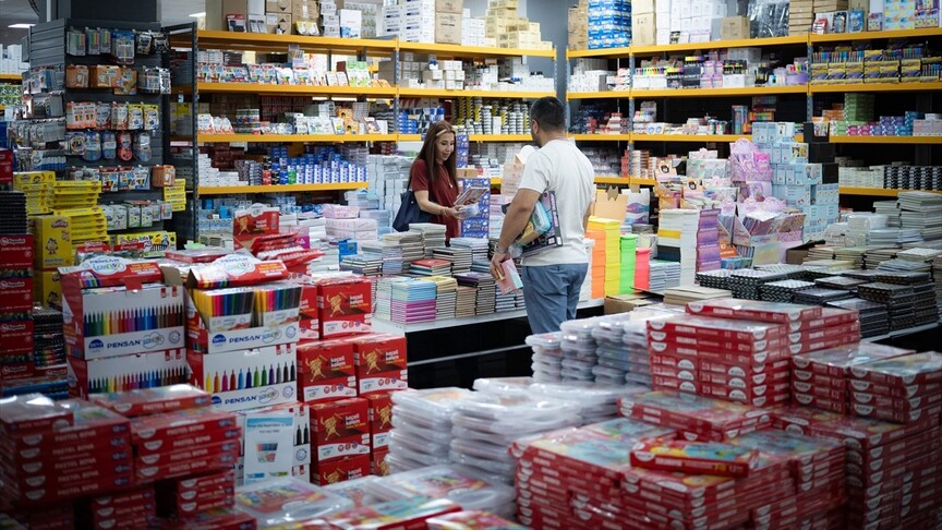 Okulların açılmasına günler kala kırtasiye alışverişi hızlandı