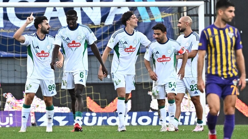 Çaykur Rizespor, Eyüpspor'u deplasmanda 2-0 yendi haber görseli