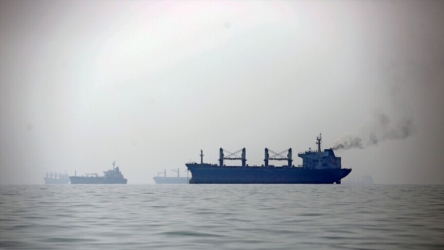 İran basını: Umman ile anlaşma Hürmüz Boğazı'nın açılacağı anlamına gelmiyor haber görseli