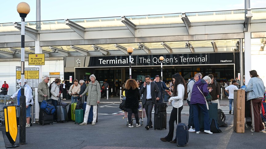 Military aircraft caused UK air traffic failure that forced thousands of flights to be grounded: Report - Anadolu Ajansı