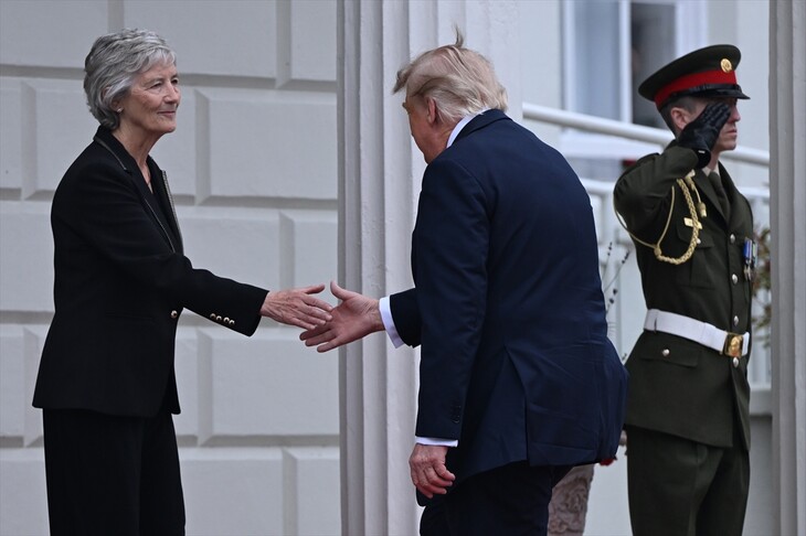 Trump takohet me presidenten irlandeze Connolly gjatë vizitës në Irlandë