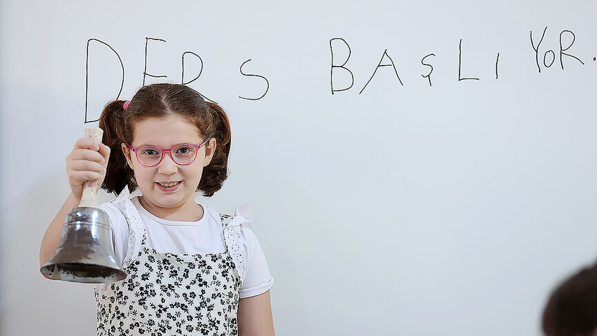 Yeni eğitim öğretim yılının ilk ders zili yarın çalacak haber görseli