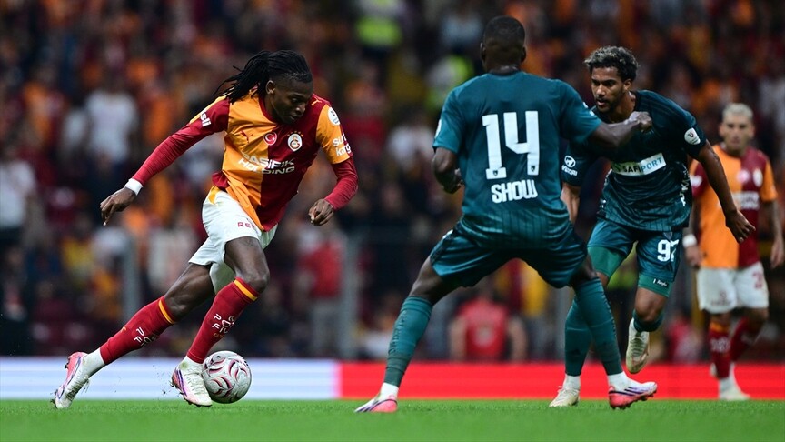 Galatasaray, kaptan Abdülkerim'in golüyle Kocaelispor'u 1-0 yendi haber görseli