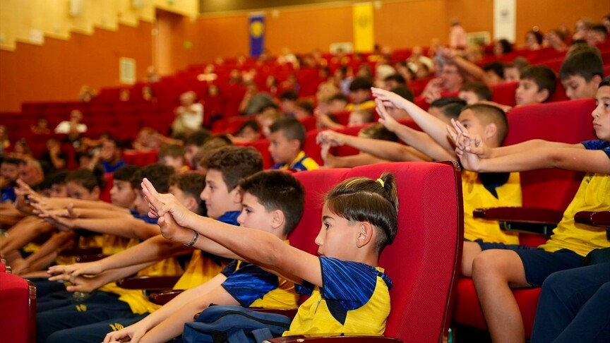 Sağlık Bilimleri Üniversitesi, "Sporcu Gelişim ve Sağlık Eğitim Semineri'' düzenledi