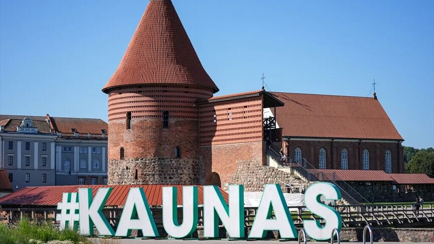 Motoçiklistët provokojnë besimtarët me kokë derri gjatë faljes së namazit në xhaminë e Kaunasit në Lituani