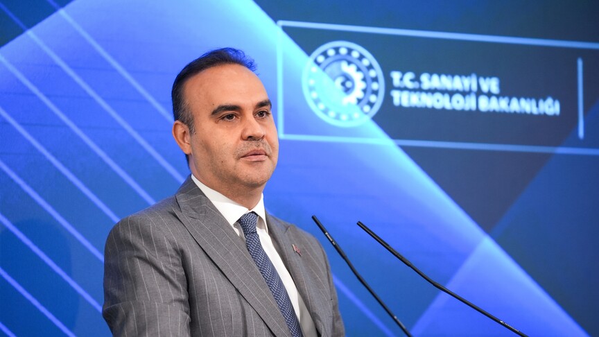 Bakan Kacır'dan tekstil sektöründe yeşil ve dijital dönüşüm mesajı haber görseli