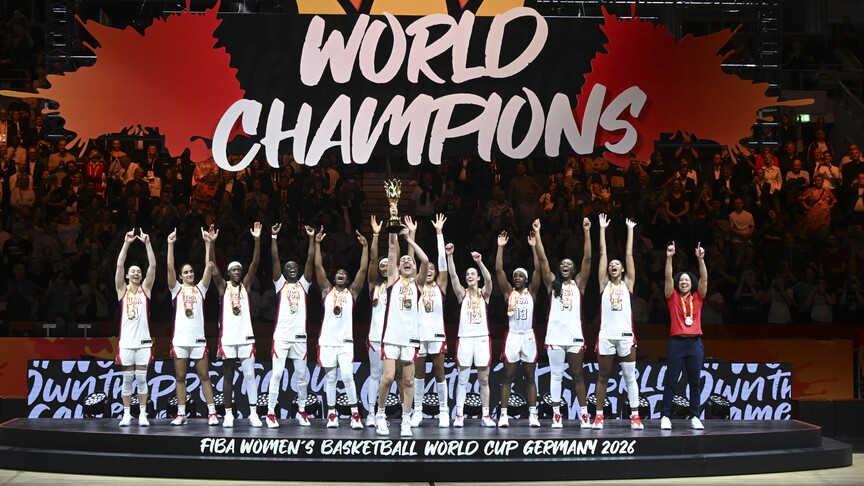 2026 Kadınlar Basketbol Dünya Kupası'nda şampiyon ABD, kupasını aldı haber görseli
