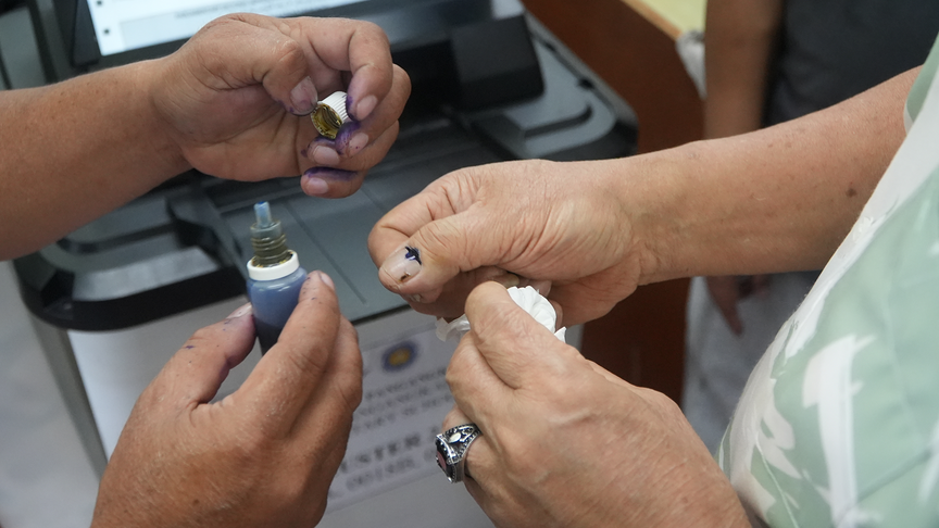 Filipinler'in güneyinde Moro halkı, özerklik sonrası bölgede ilk kez sandık başına gitti haber görseli
