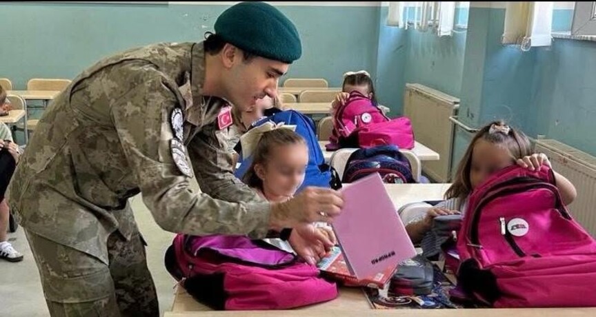 KFOR i turk dhuron çanta shkollore për nxënës në disa komuna të Kosovës