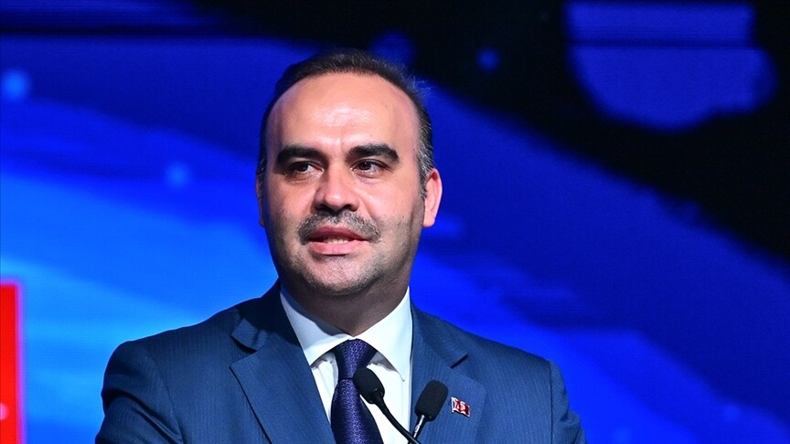 Bakan Kacır: Ay uzay aracımızı, sistem seviyesi çevresel testlerinin gerçekleştirilmesi için TUSAŞ'a uğurluyoruz haber görseli
