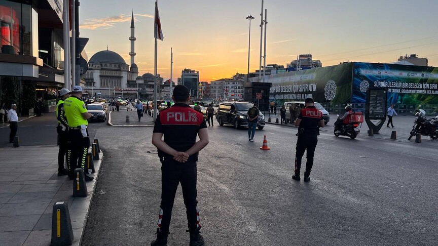 "Sokaklar Güvende" operasyonlarında 2 bin 447 şüpheli hakkında adli işlem yapıldı haber görseli