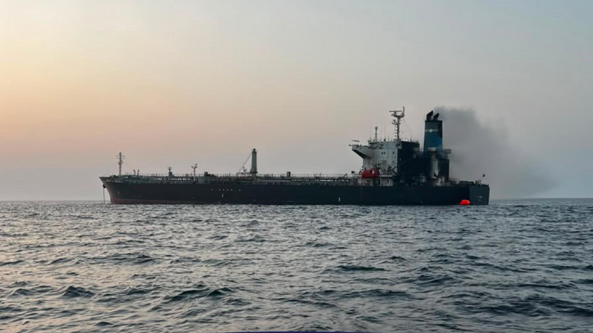 Umman açıklarında hedef alınan petrol tankerindeki 23 mürettebat tahliye edildi haber görseli