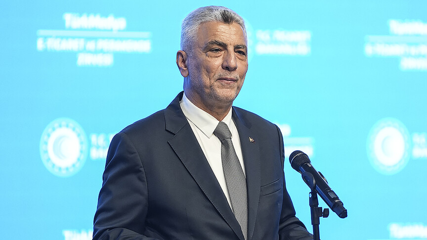 Ticaret Bakanı Bolat: Türkiye'de e-ticaret hacmi 2025 itibarıyla 4,5 trilyon lirayı geçti haber görseli