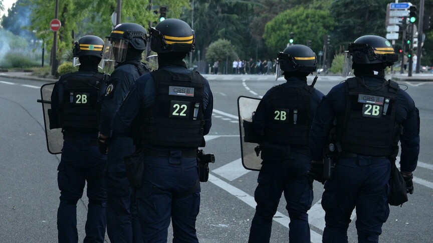 French fishermen block oil depot in fuel price protest
